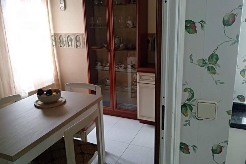 Vivienda 3 Dormitorios Zona Balaidos-Pza. America ヴィーゴ エクステリア 写真