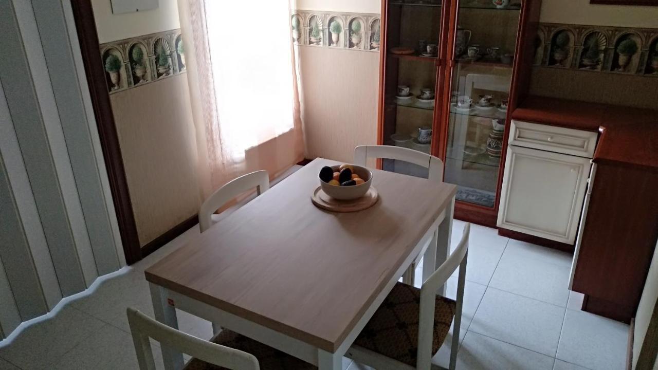Vivienda 3 Dormitorios Zona Balaidos-Pza. America ヴィーゴ エクステリア 写真